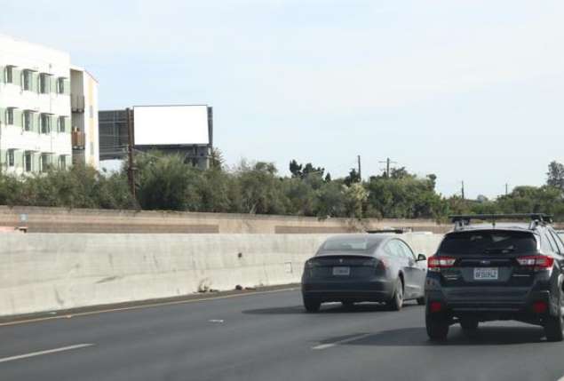 Location photo for E Bayshore Rd (East Palo Alto)