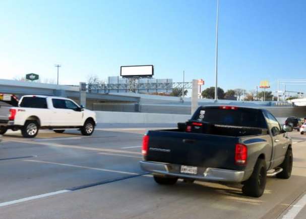 Location photo for S R L Thornton Fwy near Southern Gateway Park, Cedar Crest (Dallas)