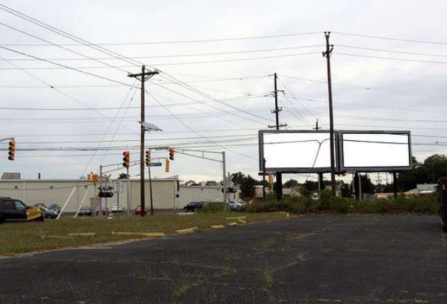 Location photo for E Gloucester Pike near US-30 at EMLEN ST (Barrington)