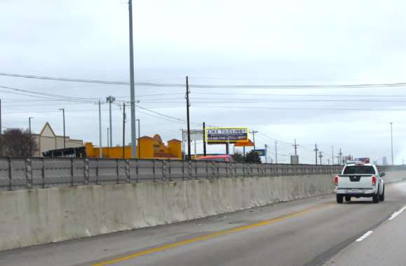 9725 I-35 N 0.3 mi N/O Rundberg Ln E ES Media