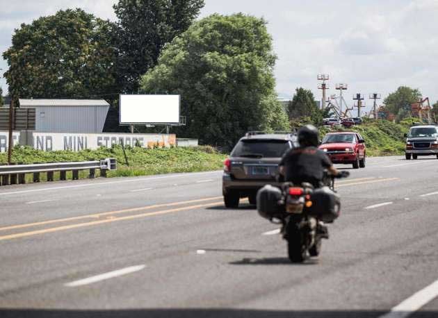 NE 82nd Av 100 ft S/O Killingsworth WS F/S Media