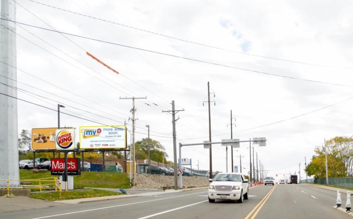 30th St NW NS 200ft E/O Cleveland Av F/W-Right Panel Media