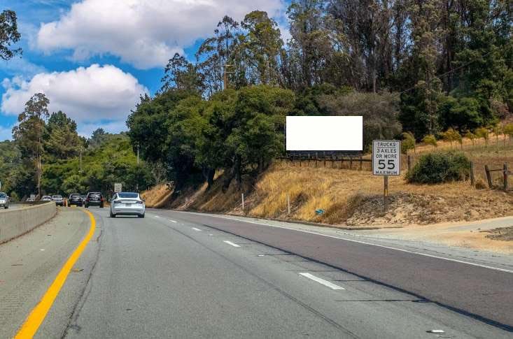 Hwy 101 8.60 mi N/O Salinas E/S F/S Media