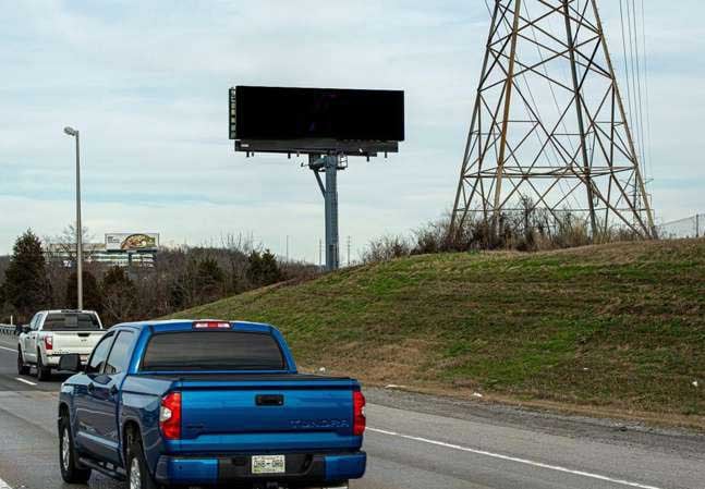 I-65 .5 M/S Rivergate Pkwy E/S F/S Media