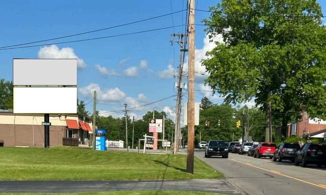 Canfield Rd N/S, 250 ft W/O Bears Den Rd, W/F, Bottom Media