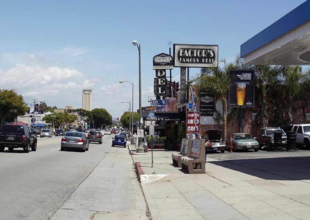 PICO BLVD SL 150' E OF BEVERLY DR WF Media