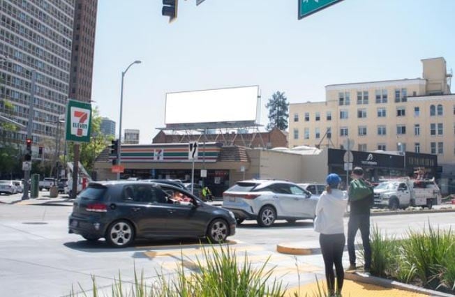 Location photo for 27th St SS 22ft E/O Harrison F/W - 1