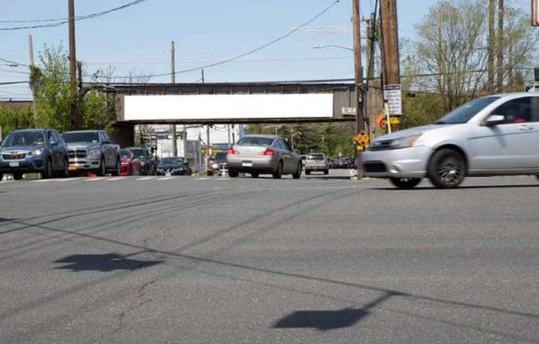 Location photo for Ocean Ave near Ocean Av (RV) / Merrick (Lynbrook)