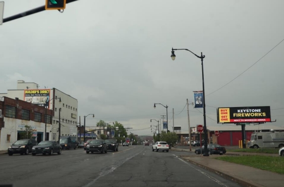 W. Broad St 220 ft E/O SR 924 SS Media