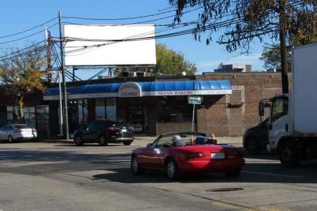 Location photo for Mt Auburn St near Mt Auburn St @ Bigelow Ave (Watertown)