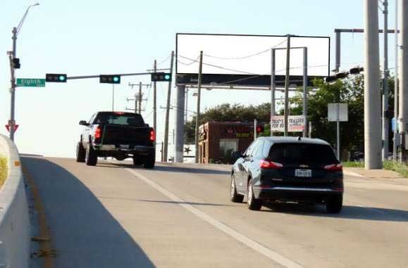 Location photo for S R L Thornton Freeway Service Rd near Jefferson @ 8th - N - MB, Oak Cliff (Dallas)
