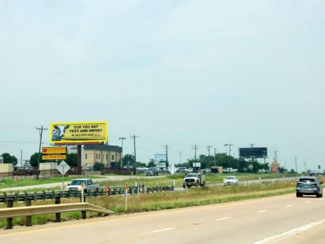 I-35 W. 0.5 mi. n/o CR 707 / CR 604 (Exit# 27) Media