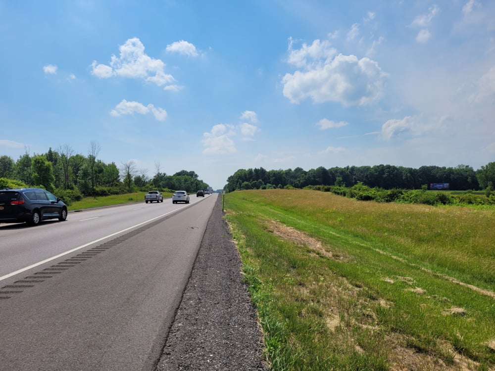 N/S I-90 10 mi. W/O Exit 48 Batavia F/E Media