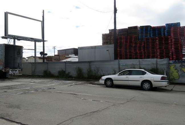 Location photo for E 12th St (Oakland)