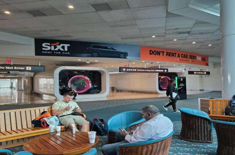 Terminal A/B - 2 Static Banners