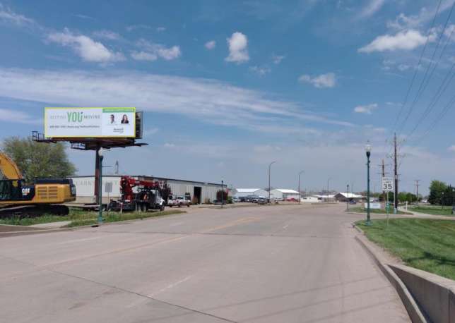 800 East 4th Street N/S W/F Media