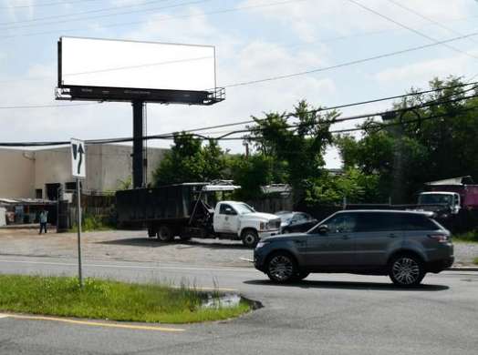 Location photo for Kenilworth Ave near Kenilworth Av & #2529, Tuxedo (Hyattsville)