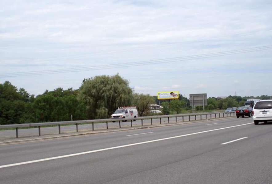 Location photo for Erie Blvd near World's Largest Nipper Statue (Albany)