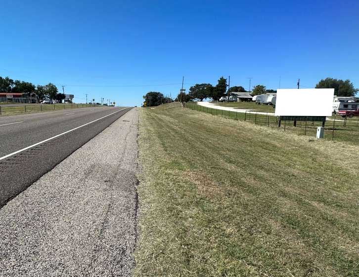 US 82 4 mi E/O I-35 NS Media