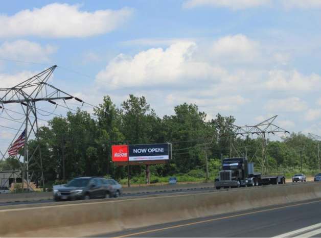 Location photo for Roberts St near Roberts St & Evans Pirest Leonard Inc (East Hartford)