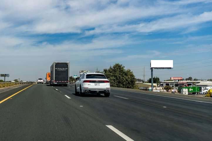 Es I-5 100.00 ft N/O Roth Road, Lathrop F/S Media