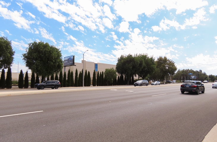 Location photo for Railroad Ave & Oak Ridge Dr (Santa Clarita)