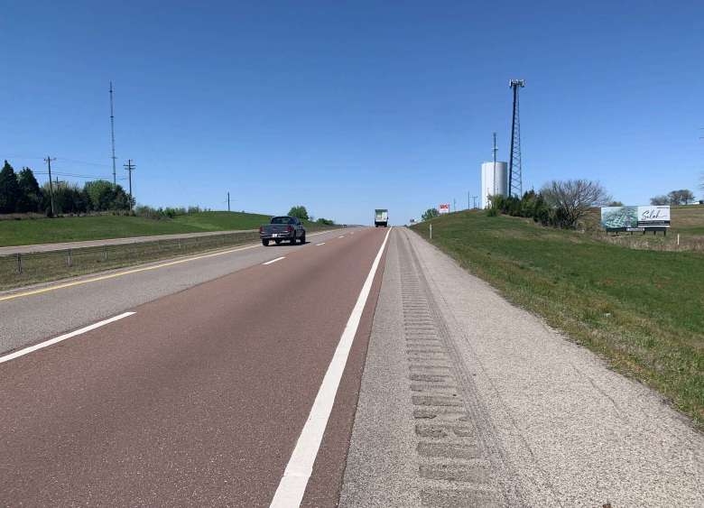 I-35 2.5 mi N/O CR 74 ES Media