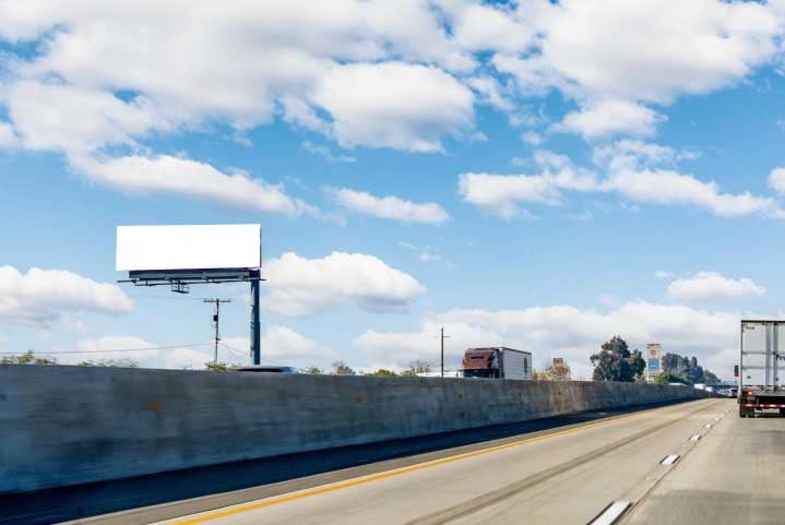 Hwy 99 .50 mi S/O Applegate Ovc W/S F/S Media