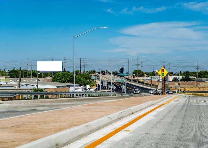 Location photo for Kansas Ave near Virginia Corridor Trailhead (Modesto)