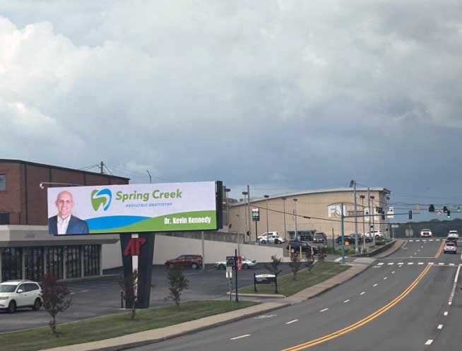 S/S COLLEGE ST 250' E/O 3rd St F/E LHR IB Media