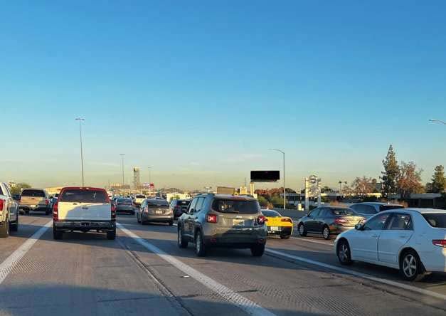 I-10 E/O 24th F/W Media