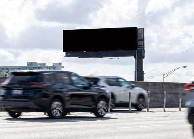 E/L SR-826 200 ft S/O NW 103RD ST F/N Media