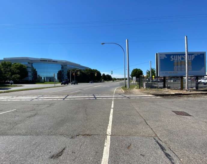 Garden City/Uniondale - Quentin Roosevelt Blvd & Commerical Blvd @Roosevelt Field F/N Media