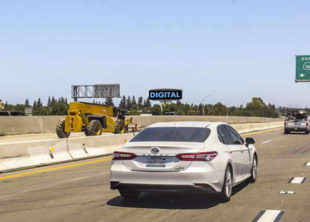 Location photo for Folsom Blvd near Modoc Hall (Sacramento)