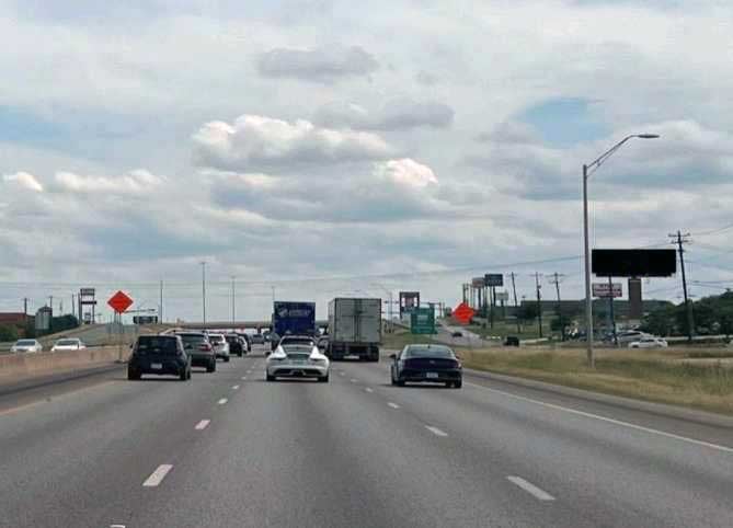 AUSTIN TX I-35 & S Loop 4 F/N Media