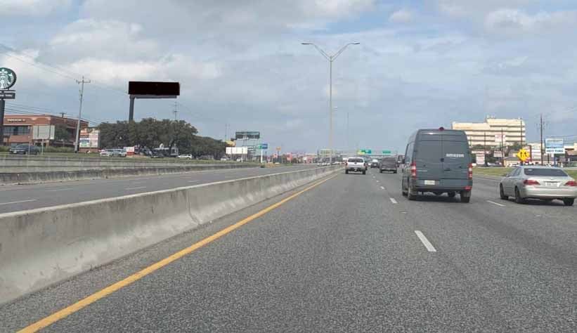 S/L Hwy 281 .25 M S/O Thousand Oaks WS F/S F/S Media