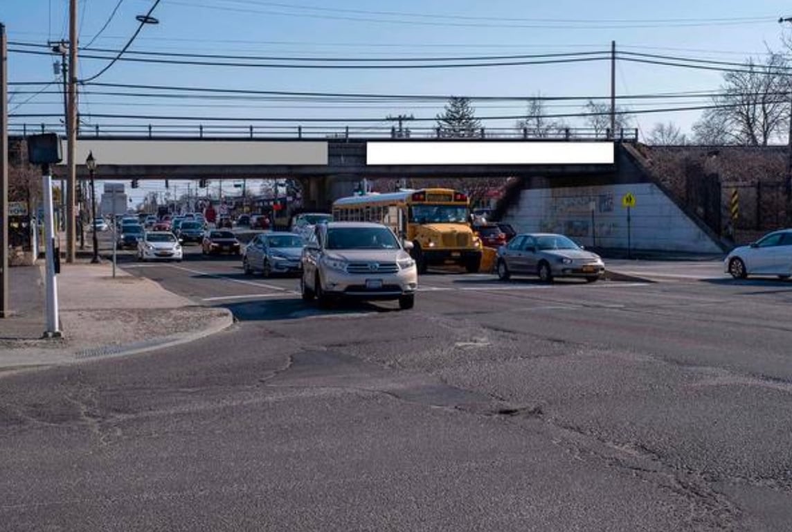 Location photo for Deer Park Ave near Deer Park Ave/Acorn St (Deer Park)