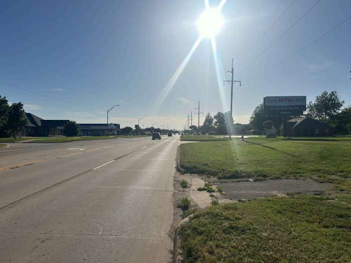 US 412 1.6 mi E/O US 81 NS Media