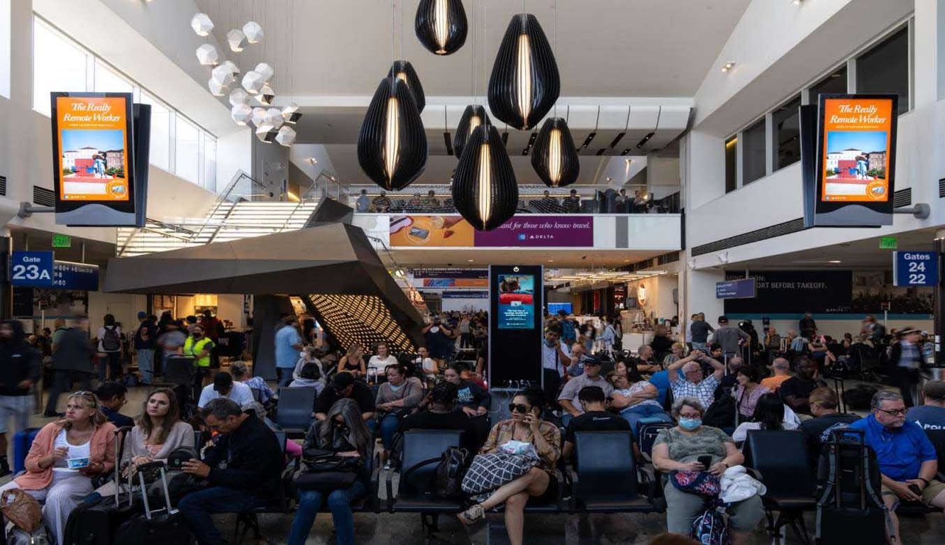 Location photo for iVisions - Terminal 2 (8 screens)