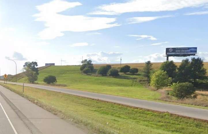 US HWY 52 0.92 mi S/O US 63 ES F/S Media