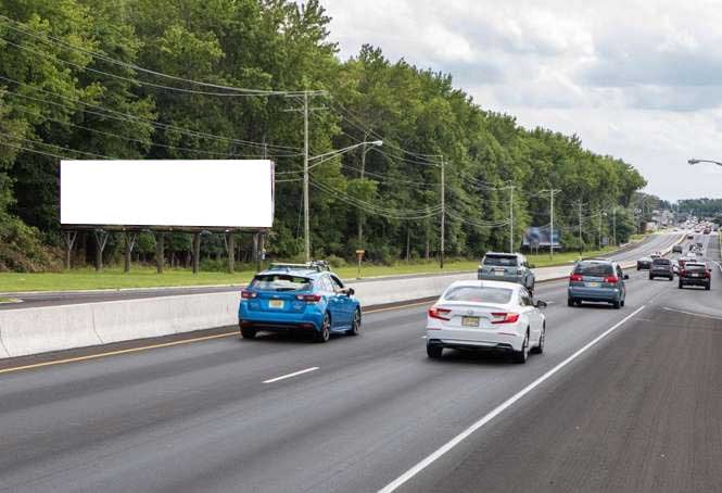 Rt 35 500 ft S/O Deal Rd E/S F/N Media