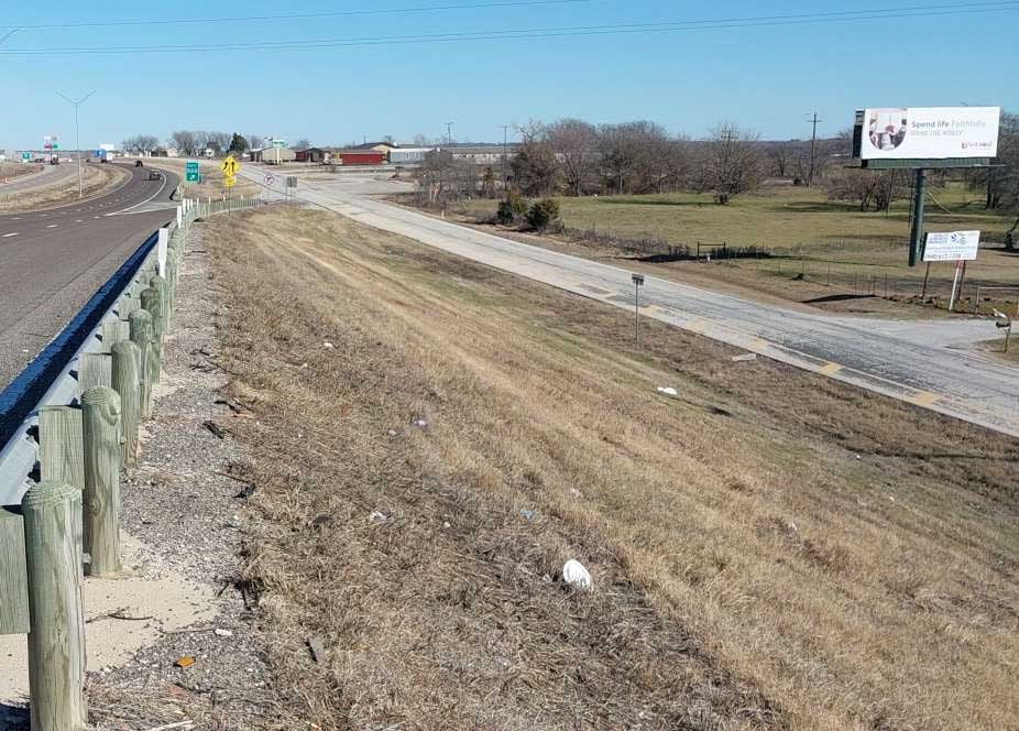 I-35 1.4 MI N/O HWY 82 Media