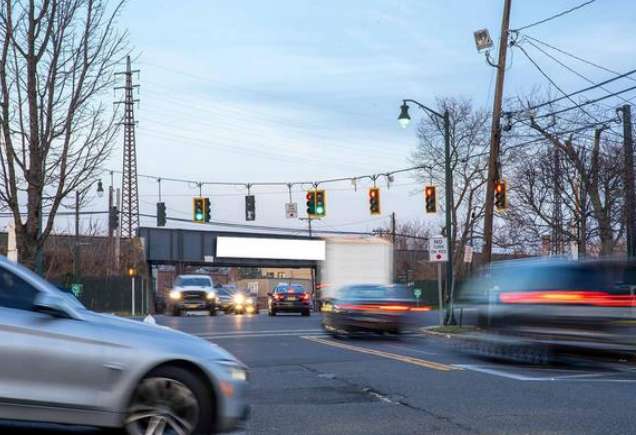 Location photo for Rocklyn Ave near Charles St / Merrick (Lynbrook)