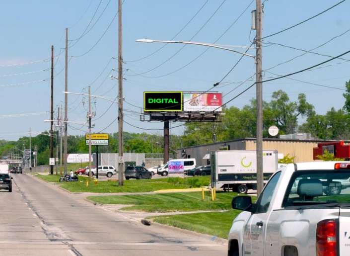 Location photo for 63rd St ES 0.3mi S/O Grand Av F/S - 3