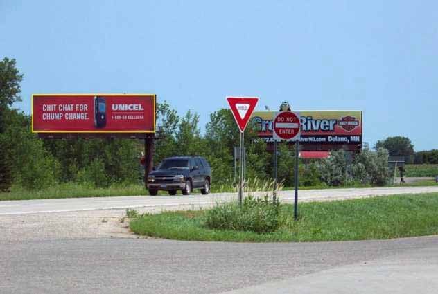 HWY 212 500' E/CR 9 NS F/W Media