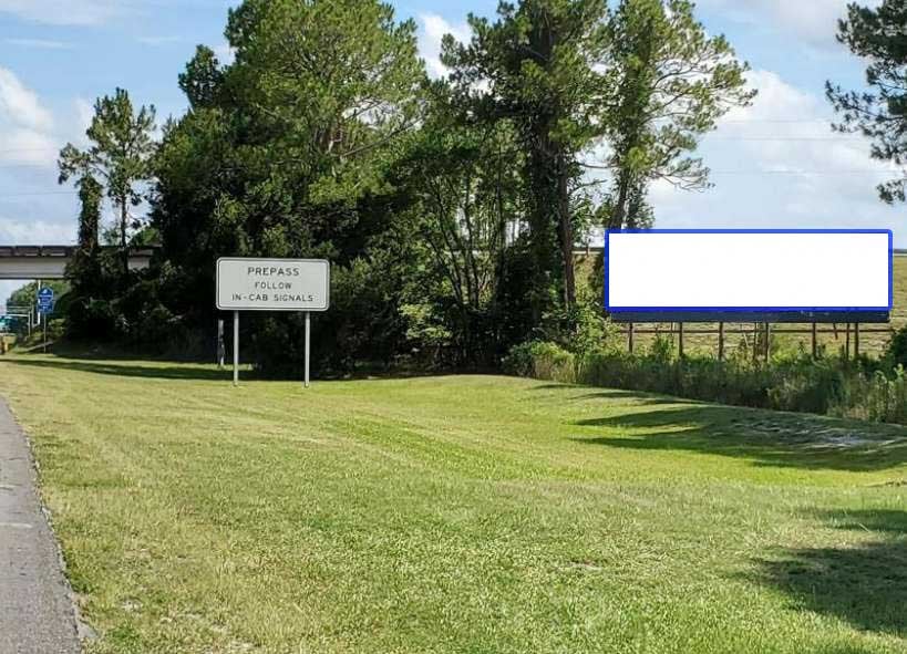 Location photo for -95 1.40 mi S/0 US 17 W/S F/N