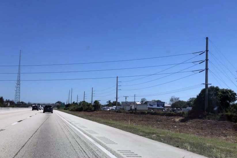 W/S TURNPIKE 1200' N/O SR 714 S/B Media