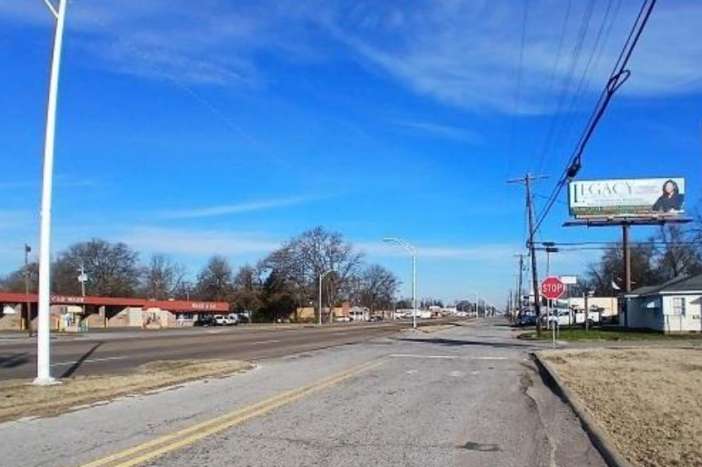 HWY 1 NORTH N/O HWY 82 F/S Media