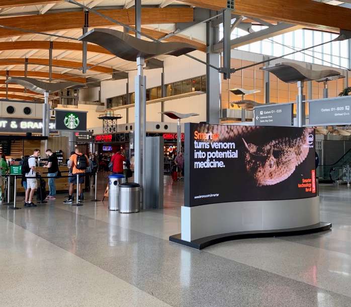 T2 - Curved Dbl-Sided Iconic Digital Video Wall