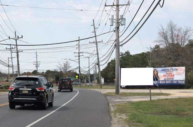 Rt 9 150 ft N/O Clearwater Dr W/S F/N Media